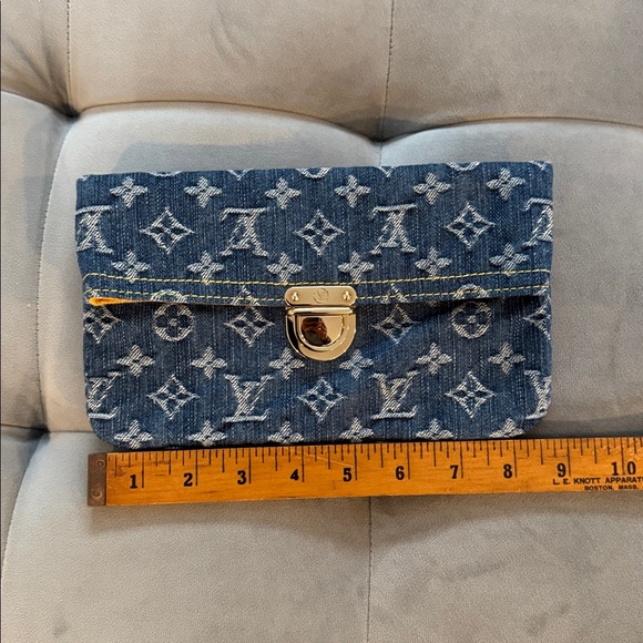Louis Vuitton Blue Denim Monogram Clutch Push Lock Pochette Plat - Picture 16 of 16